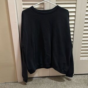 Black Hanes crew neck sweatshirt.